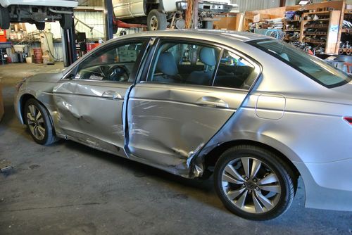 2012 Honda Accord LX 5-speed Clean Title for repair No Reserve, image 17