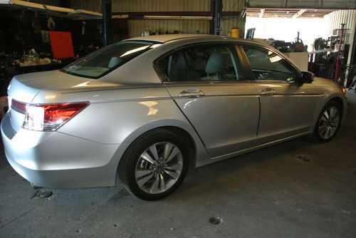 2012 Honda Accord LX 5-speed Clean Title for repair No Reserve, image 18