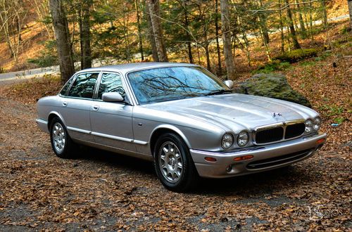 2003 jaguar xj8 base sedan 4-door 4.0l