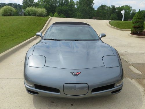 2004 convertible, automatic, gray exterior, black interior, excellent condition