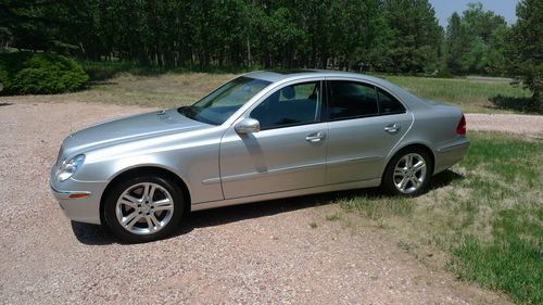 Absolutely gorgeous 2004 mercedes e500 4matic awd silver/black one elderly owner