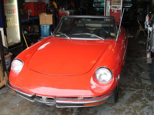 Red 1971 alpha romeo spyder