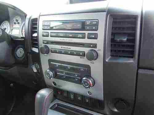 2010 Nissan Titan PRO-4X Crew Cab Pickup 4-Door 5.6L, image 12