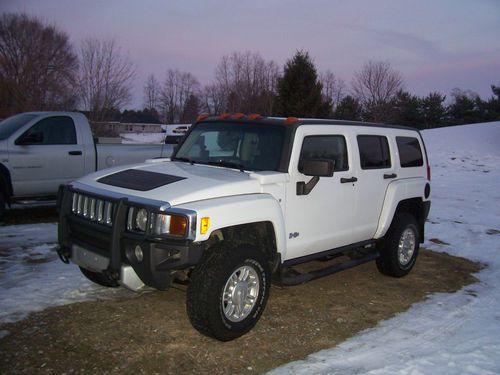 2008 hummer h3 74000 miles ,rare 5 speed manual shift!