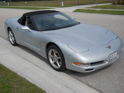 2000 chevrolet corvette base convertible 2-door 5.7l