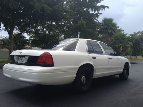2002 FORD CROWN VICTORIA POLICE INTERCEPTOR HIGHWAY MILES FULLY EQUIP.NO RESERVE, image 5