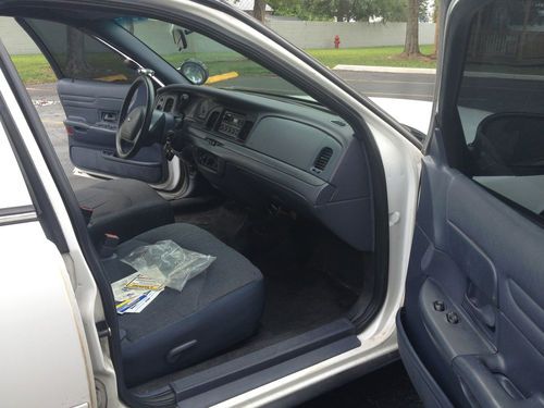 2002 FORD CROWN VICTORIA POLICE INTERCEPTOR HIGHWAY MILES FULLY EQUIP.NO RESERVE, image 20