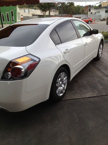 2012 nissan altima frost white 15k miles xlnt