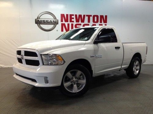 2013 dodge ram 1500 with 1200.0 miles clean carfax just like a new one