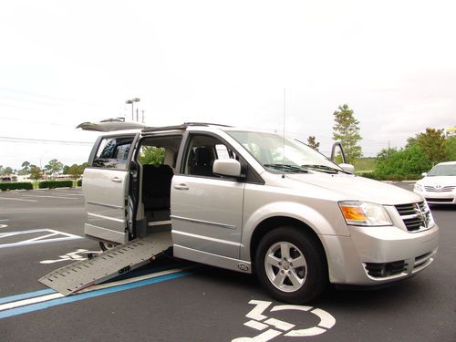 2010 dodge grand caravan sxt wheelchair handicap 27k miles