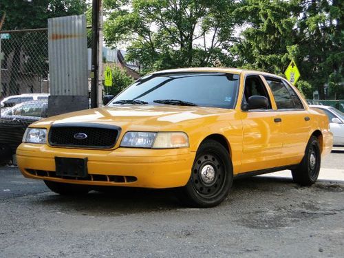 2008 ford crown victoria base sedan 4-door 4.6l