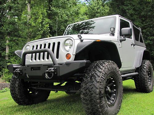 2010 jeep wrangler 4x4 sport convertible 6 speed 22k miles