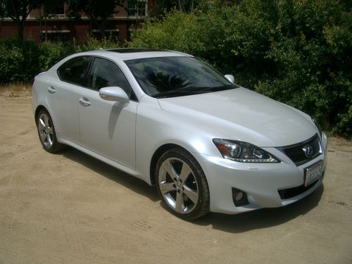 2011 lexus is350 luxury plus and navigation packages only 30k miles