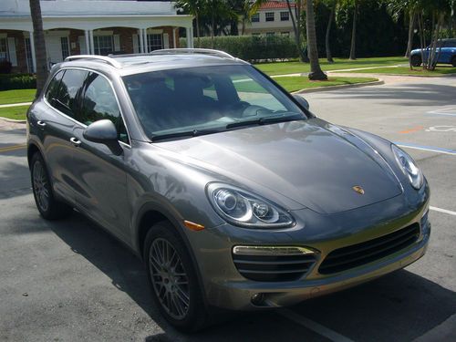 2012 /porsche cayenne 6 cyl tiptronic $70,625 window sticker /12850 miles