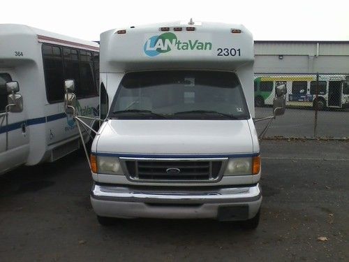 2003 ford e-450 super duty custom cutaway van 2-door 7.3l