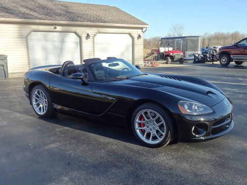 2006 dodge viper srt-10, always kept in heated garage, low mileage