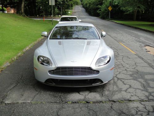 2011 aston martin vantage s coupe! 157k msrp! 4200 miles! mint!