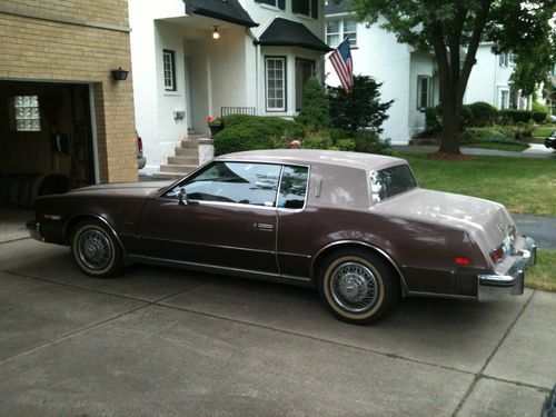 1983 oldsmobile toronado brougham coupe 2-door 5.0l