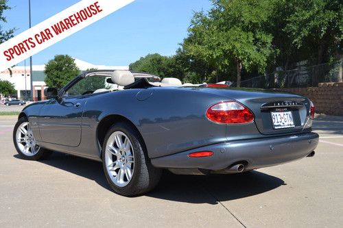 Beautiful convertible, clean inside and out, great color