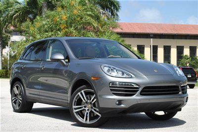 2011 cayenne s - navigation - rear dvd - pano roof - 21" turbo wheels - florida