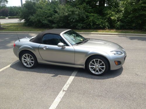 2010 mazda miata mx-5 grand touring conv. 6 speed factory waranty only 20k miles