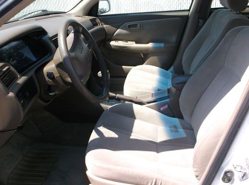 2000 Toyota Camry, NO RESERVE, image 3