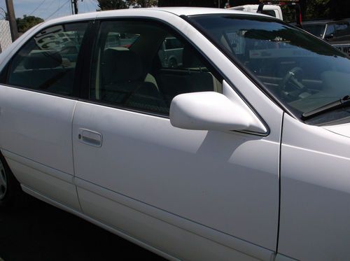 2000 Toyota Camry, NO RESERVE, image 10