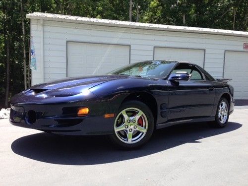 2001 pontiac trans am excellent condition!