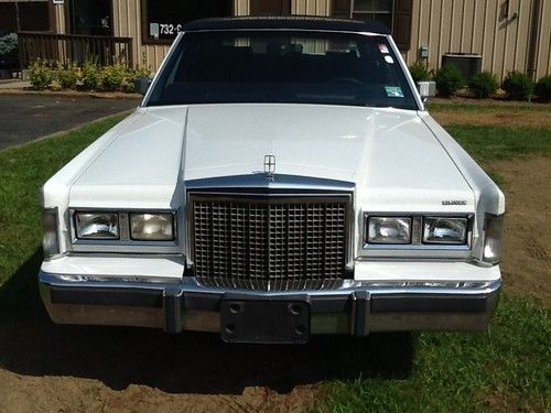 1987 lincoln town car - very clean - runs great - 153k