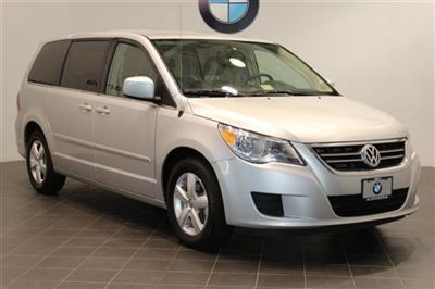Silver vw routan sel minivan automatic capitan chairs 7 passenger seating