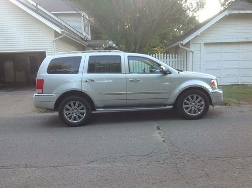 2008 chrysler aspen limited - fully loaded