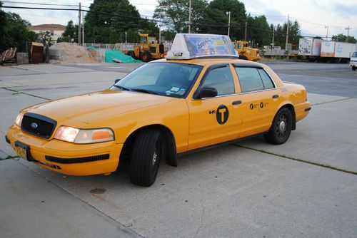 2007 ford crown victoria nyc cab promo vehicle well equipped no reserve
