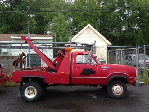 Dodge power wagon 1975 wrecker