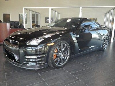 2013 nissan gt-r premium black low mileage