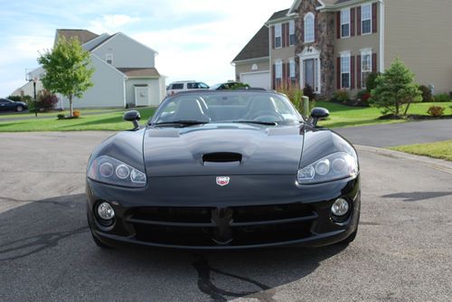 2004 dodge viper convertible srt (mamba edition #83/200).