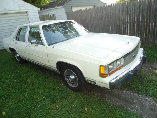 1989 ford ltd crown victoria base sedan 4-door 5.0l no reserve