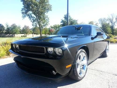 2012 dodge challenger sxt plus coupe 2-door 3.6l