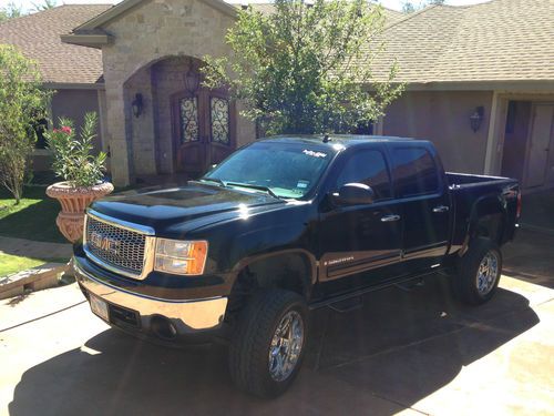 Lifted  truck 2008 gmc, crew cab,