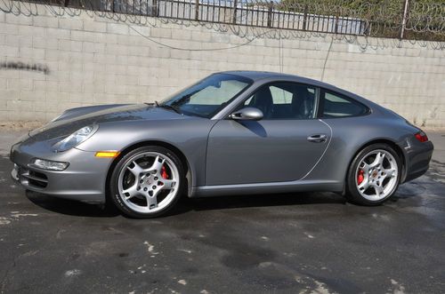 2005 porsche 911 carrera s in great condition!