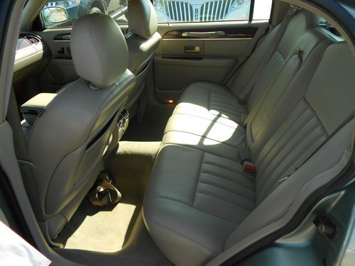 2005 Lincoln Town Car Signature Sedan 4-Door 4.6L, US $8,995.00, image 3