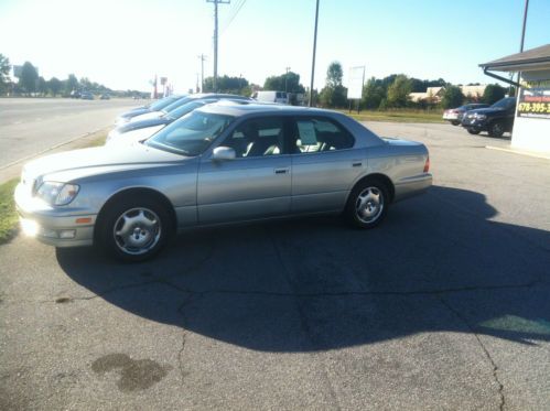 Lexus ls400 platinum series