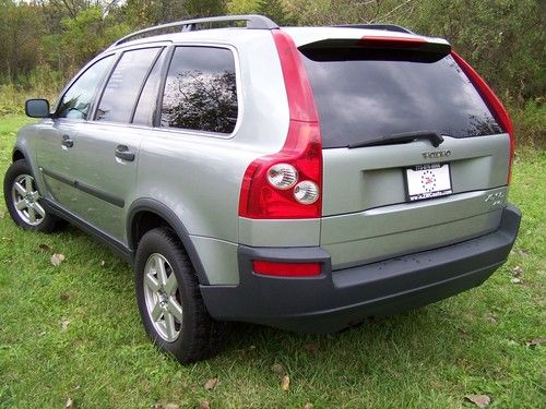 2004 volvo xc90 awd 2.5t extra clean auto