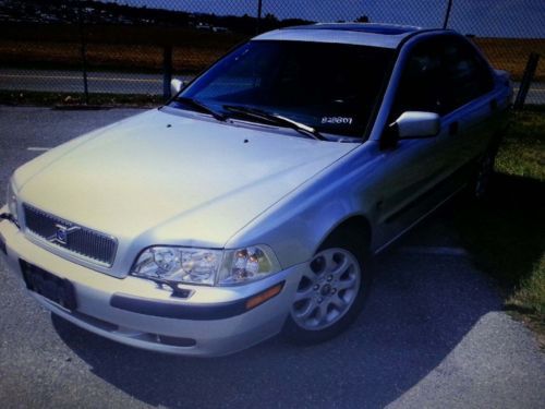 2002 volvo s40 sedan 4-door 1.9l.