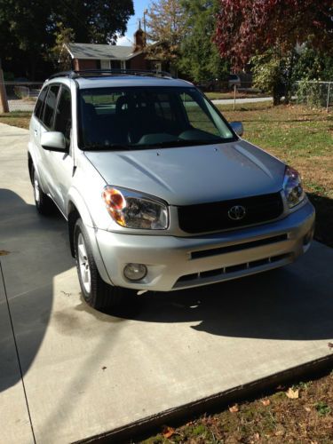 2005 toyota rav4 l sport utility 4-door 2.4l