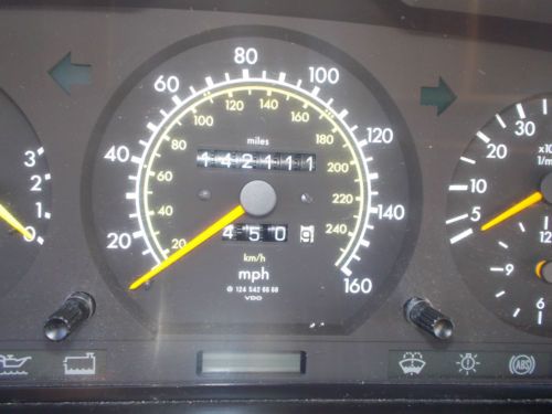 1990 Mercedes 300E, NO RESERVE, image 5