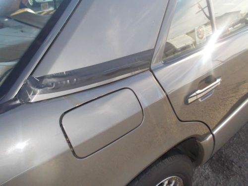 1990 Mercedes 300E, NO RESERVE, image 7