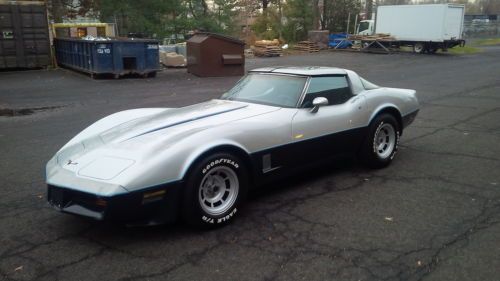 Runs Great, Ready to Drive and Enjoy or Restore NEW INTERIOR Just Needs Paint, image 5