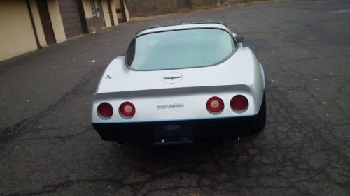 Runs Great, Ready to Drive and Enjoy or Restore NEW INTERIOR Just Needs Paint, image 9