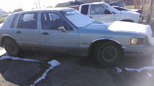 1992 LINCOLN TOWNCAR 92,225 MILES STARTS N RUNS NO KEY USE SCREWDRIVER, image 3