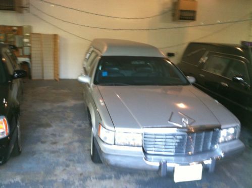 1996 cadillac fleetwood hearse